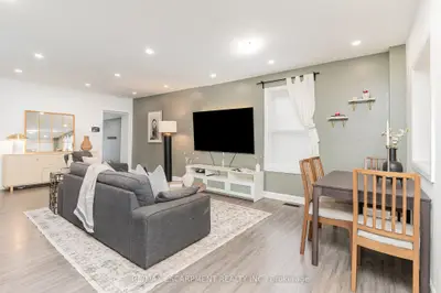 4 Robins Avenue, Hamilton, On L8h 4m6