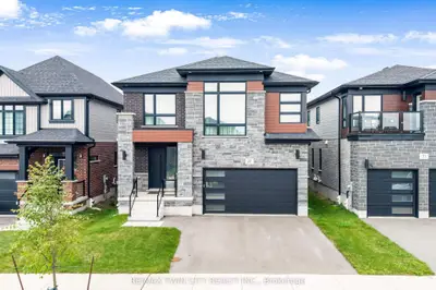 27 Jacob Detweiller Drive, Kitchener, On N2p 0k7