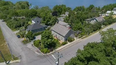 236 James Street, Kingston, On K7k 5p3