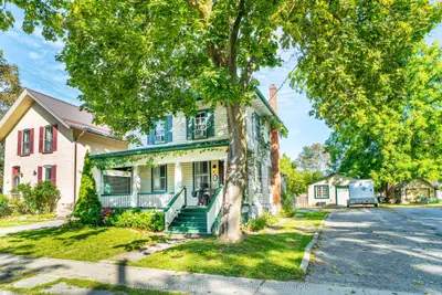 18 Melbourne Street W, Kawartha Lakes, On K9v 2s6