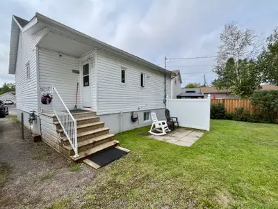 10 Spruce Road, Atikokan, On P0t 1c0