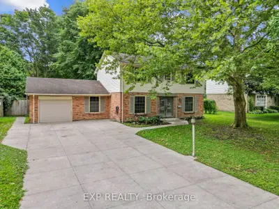 42 Queen Mary Crescent, London North, On N6h 4b4