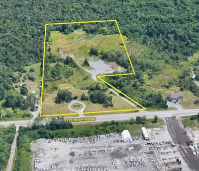 1660 Sydenham Road, Kingston, On K7l 4v4