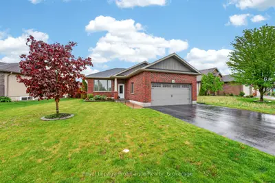 32 Aspen Drive, Quinte West, On K8v 0e2