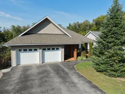 38 Goodwin Drive, Huntsville, On P1h 2r3