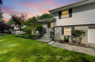 204 Stanley Drive, Waterloo, On N2l 1h4