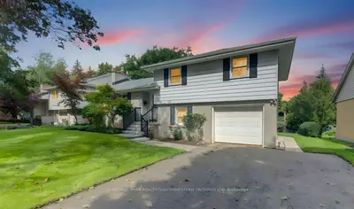 204 Stanley Drive, Waterloo, On N2l 1h4