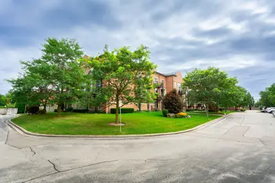 262 Dundas Street E 111, Hamilton, On L0r 2h4
