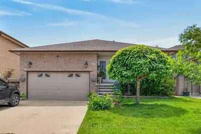 15 Ellen Avenue, Hamilton, On L8g 5a9