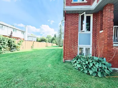 406 Briston Private, Hunt Club - South Keys And Area, On K1g 5r3