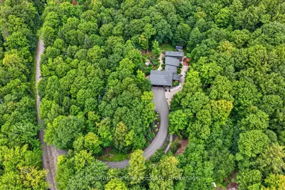 115 Lindgren Road E, Huntsville, On P1h 1y6