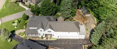 9 Melane Court, Bracebridge, On P1l 1x7