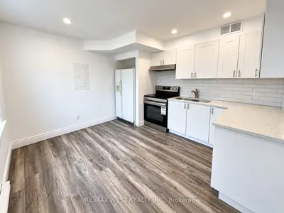 533 Courtland Avenue E Main Level, Kitchener, On N2g 2w9