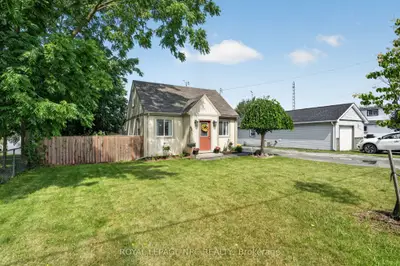 63 Oakwood Street, Port Colborne, On L3k 5g1