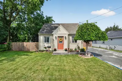 63 Oakwood Street, Port Colborne, On L3k 5g1