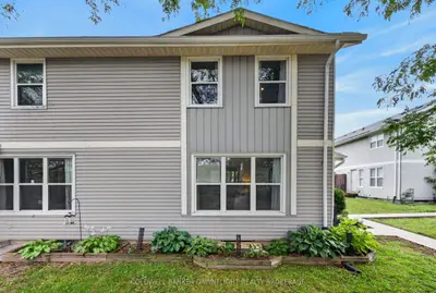 46 St Charles Place 46, Huron East, On N0m 1l0