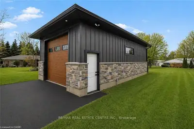 12 Albert Street, Wellesley, On N0b 2m0