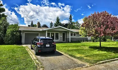 4 Marsden Place, Crystal Bay - Rocky Point - Bayshore, On K2h 5l5