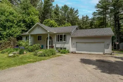 109 South Waseosa Lake Road, Huntsville, On P1h 2n5