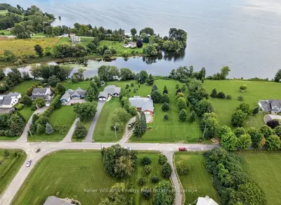 89 Smith's Bay Avenue, Prince Edward County, On K0k 2t0