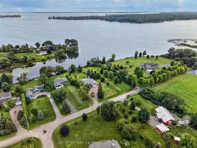 89 Smith's Bay Avenue, Prince Edward County, On K0k 2t0