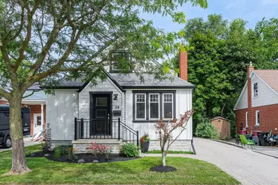 38 Roslin Avenue S, Waterloo, On N2l 2p8