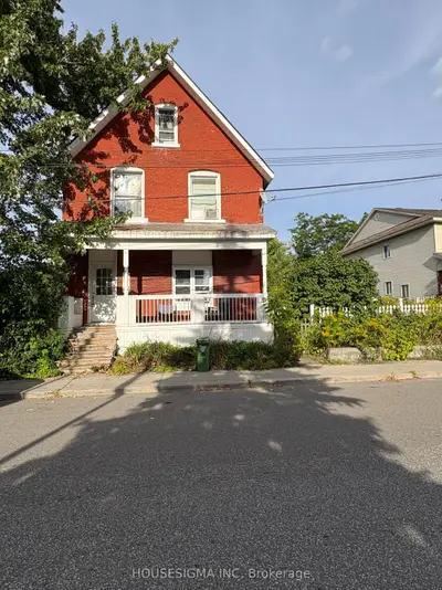 2- 301 Cyr Avenue, Vanier And Kingsview Park, On K1l 7n6