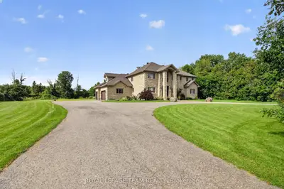 1425 Balmoral Drive, Blossom Park - Airport And Area, On K1v 1h2