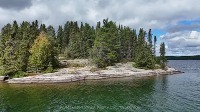Island Eb2114 Linklater Lake Island, Kenora Remote Area, On P0x 1h0