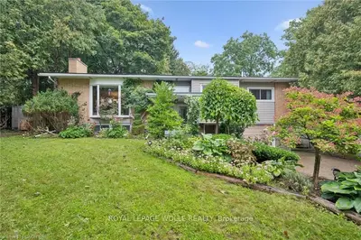 100 Forest Hill Drive, Kitchener, On N2m 4g3