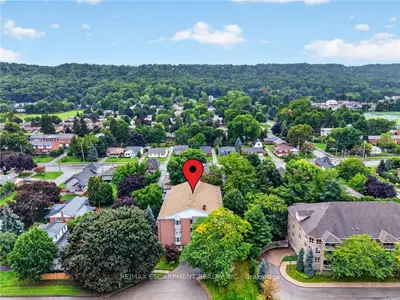 5 Niagara Street 301, Grimsby, On L3m 5a3