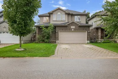 1918 Jubilee Crescent, London North, On N6g 0h6