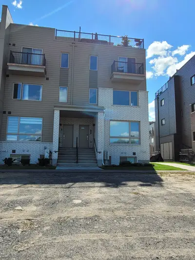 222 Mishi Private, Manor Park - Cardinal Glen And Area, On K1k 5c4