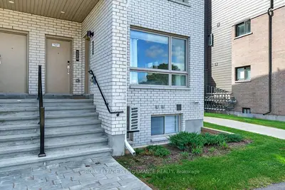 222 Mishi Private, Manor Park - Cardinal Glen And Area, On K1k 5c4