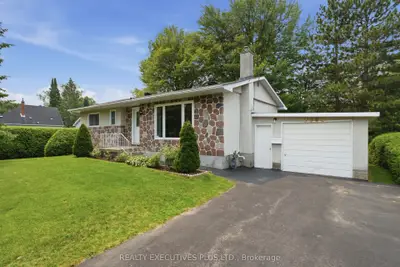 2593 Cleroux Crescent, Blackburn Hamlet, On K1w 1b6