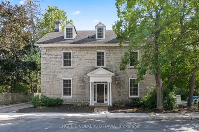 35 Mackay Street, New Edinburgh - Lindenlea, On K1m 2b2