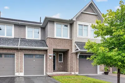 328 WARMSTONE Drive, Stittsville - Munster - Richmond, ON K2S 0W3