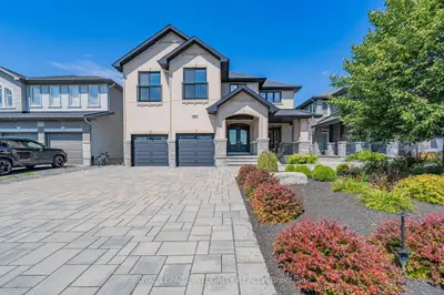 176 Escarpment Crescent, Kanata, On K2t 0l7