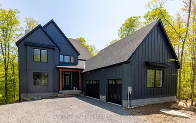 14 St Georges Court, Huntsville, On P1h 1a5
