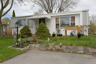 35 PEBBLE BEACH Parkway, South Huron, ON N0M 1T0