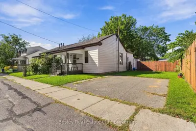 361 Bond Street, Cobourg, On K9a 3k7