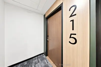 101 Golden Eagle Road 215, Waterloo, On N2v 0h4