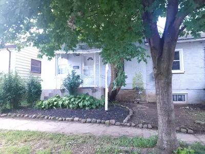 9 Woodland Avenue, St. Catharines, On L2r 5a1