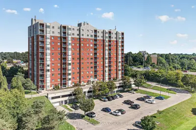 30 CHAPMAN Court 203, London North, ON N6G 4Y4
