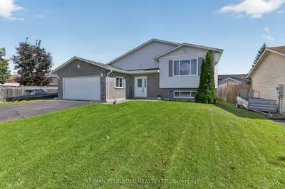 4 Winfield Street, Petawawa, On K8h 0a1
