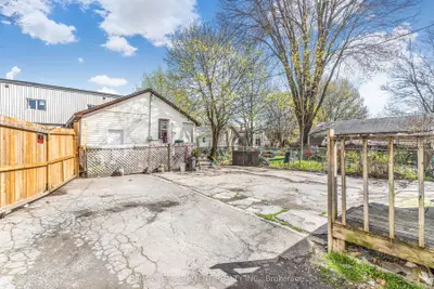 16 Albert Street, Welland, On L3b 4l2