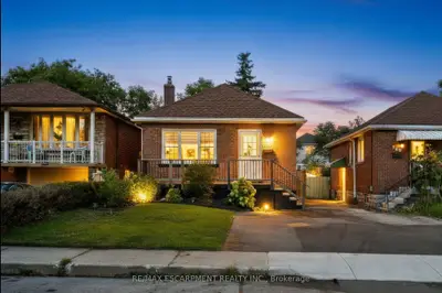 256 East 25th Street, Hamilton, On L8v 3a7