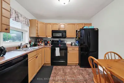 858 Chelsea Crescent, Cornwall, On K6h 6y5