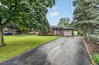 16 Elk Street, St. Catharines, On L2s 1a2