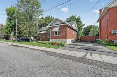 37 Ogden Avenue, Smiths Falls, On K7a 2l7